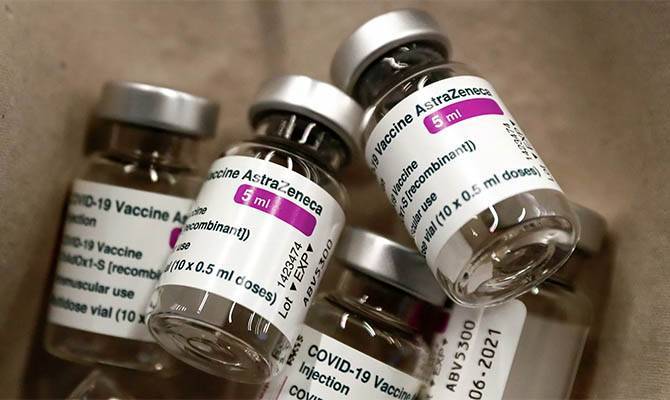 AstraZeneca прокомментировала данные о негативных последствиях от вакцины