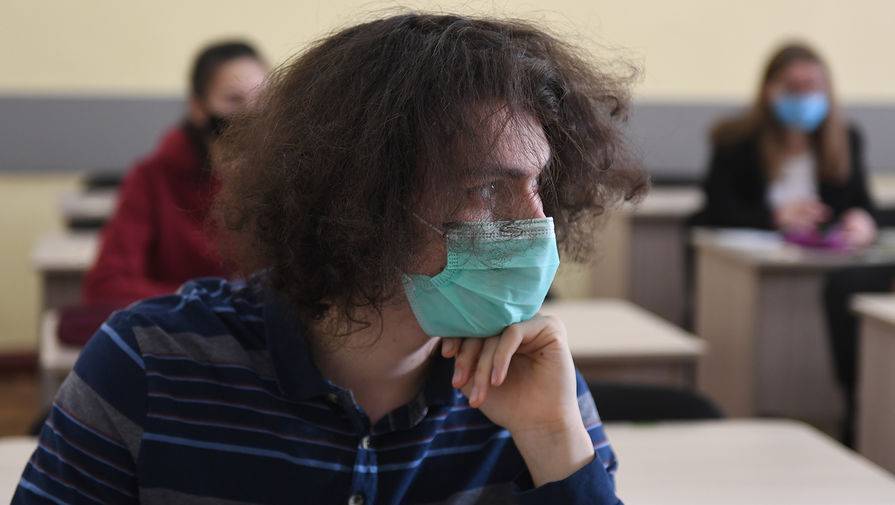 Россияне уменьшили расходы на медицинские маски, несмотря на коронавирус