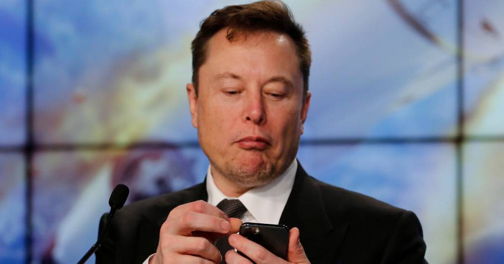 Инвестор Tesla подал в суд на Илона Маска из-за "беспорядочных" постов в Twitter
