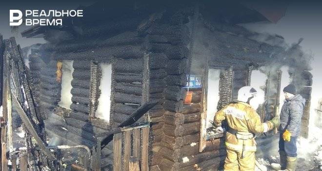 В Татарстане на пожаре в частном доме погиб пенсионер
