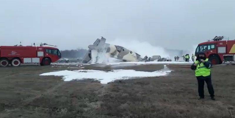 В Казахстане в аэропорту Алма-Аты потерпел крушение самолет Ан-26 - видео - ТЕЛЕГРАФ