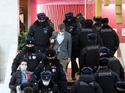 МВД сообщило о задержании "около 200" человек на форуме оппозиции