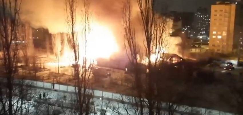 В Воронеже горели бывшие военные склады (ВИДЕО)
