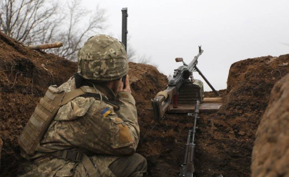 Оккупанты 10 раз открывали огонь по бойцам ВСУ на Донбассе, - штаб