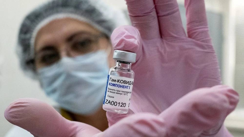 Мэр Ниццы призвал власти Франции разрешить закупку российской вакцины «Спутник V»