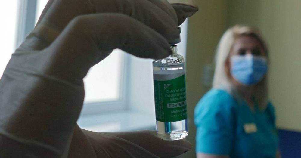 Вакцинация по вызову. В Украине пожилых людей будут прививать от COVID-19 на дому