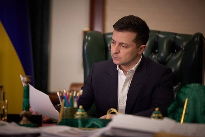 Зеленский наградил орденом "За мужество" 67 добровольцев
