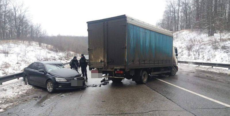 Авария на окружной в Харькове - грузовик протаранил три легковушки, есть погибшая - фото - ТЕЛЕГРАФ