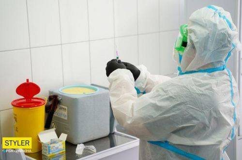 Первая вакцинированная в Украине врач назвала отличия Covishield и AstraZeneca