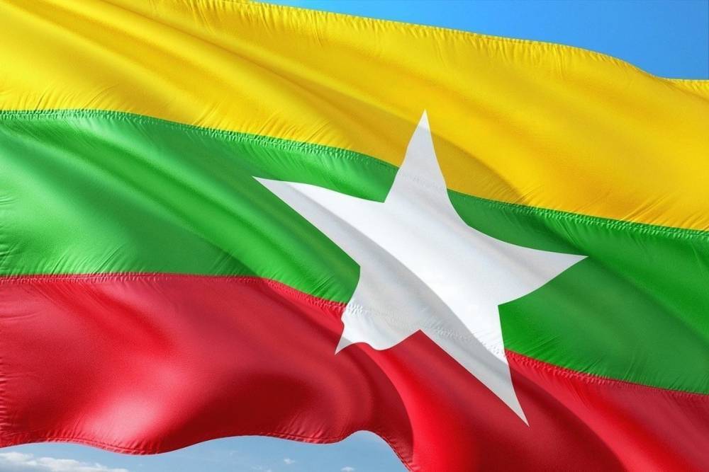 В столице Мьянмы ввели военное положение