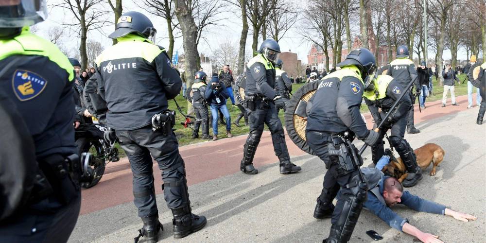 В Нидерландах полиция жестко разогнала акцию протеста против карантина