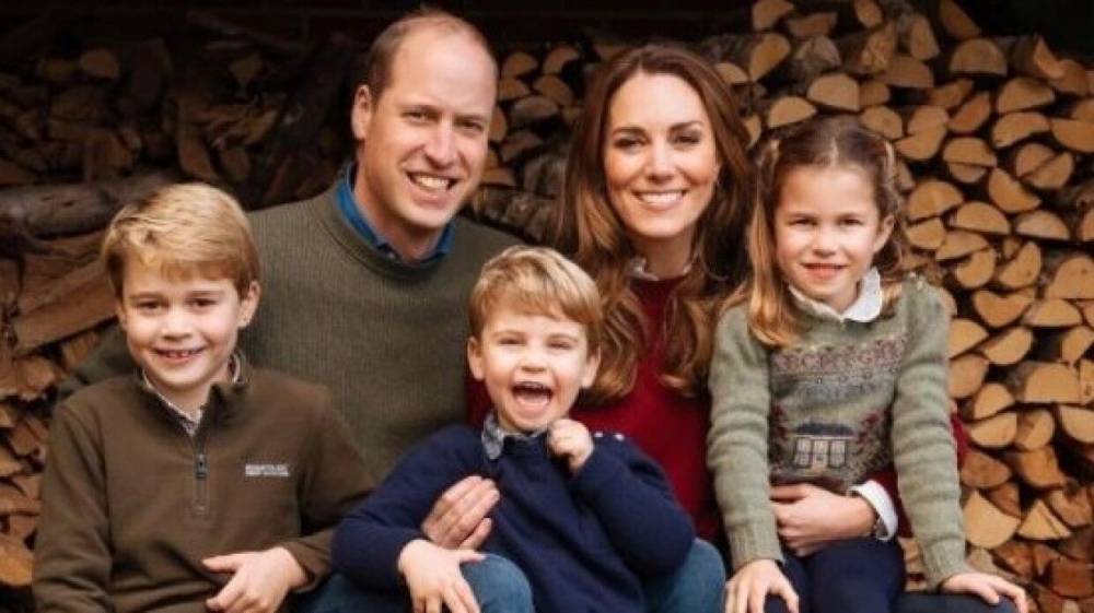 Дети принца Уильяма и Кейт Миддлтон почтили память принцессы Дианы в День матери