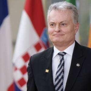 Президент Литвы посетит Украину и выступит в Раде