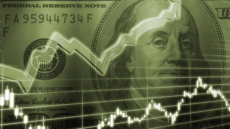 Доллар и евро дешевеют: что происходит с валютой
