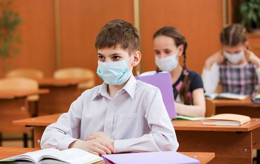Школы в Украине рекомендуют перевести на дистанционку: в каких областях