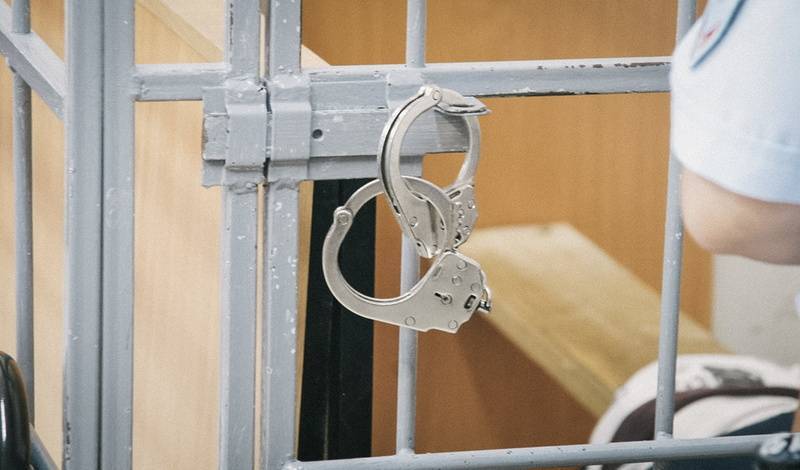 В Москве осудили двух следователей СК за взятки
