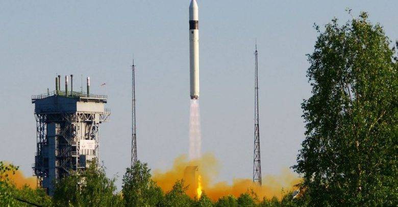 Названы сроки пуска первой ракеты "Рокот" без украинских компонентов