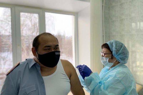 В Казахстане вакцинированы лишь 0,5% населения