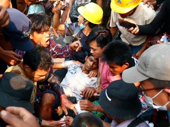 В 39-й день протестов в Мьянме были убиты еще 20 человек