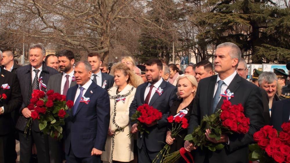 Глава ДНР вместе с Аксеновым празднует в Крыму седьмую годовщину воссоединения с РФ