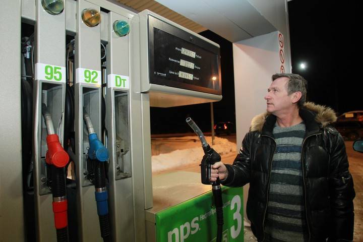 Эксперт спрогнозировал рост цен на бензин до конца года