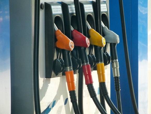 Почему в России растут цены на топливо