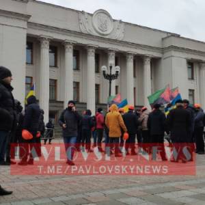 В Киеве вышли на протест львовские шахтеры. Фото