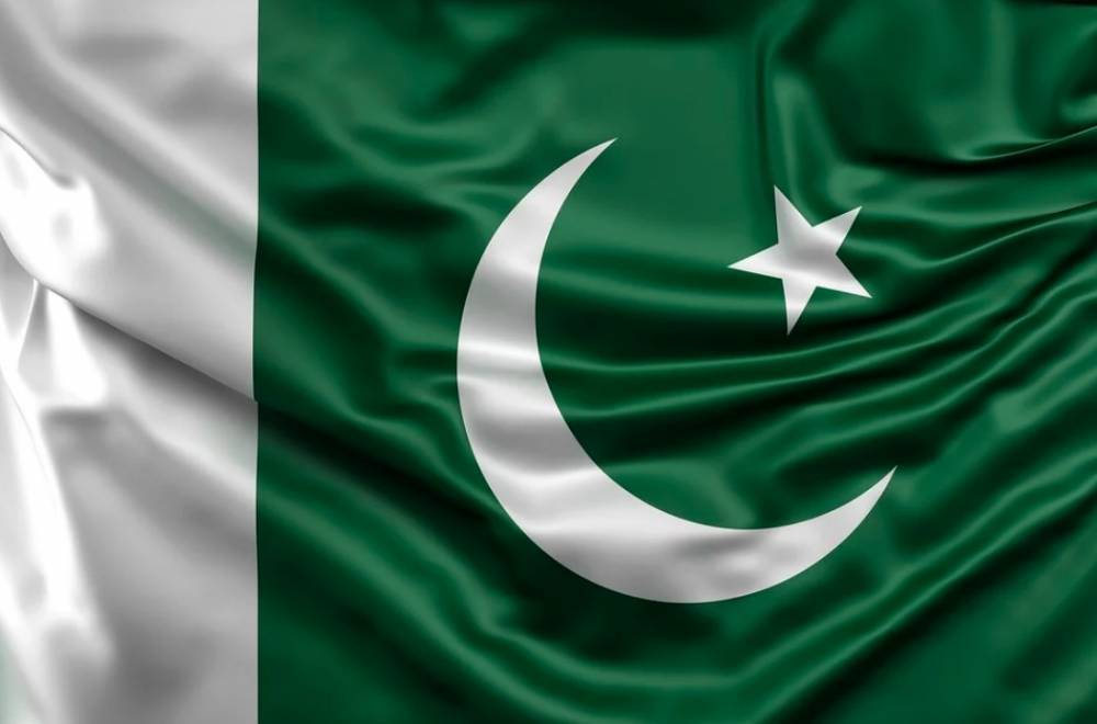 Пакистан бьет тревогу из-за третьей волны COVID-19 и мира