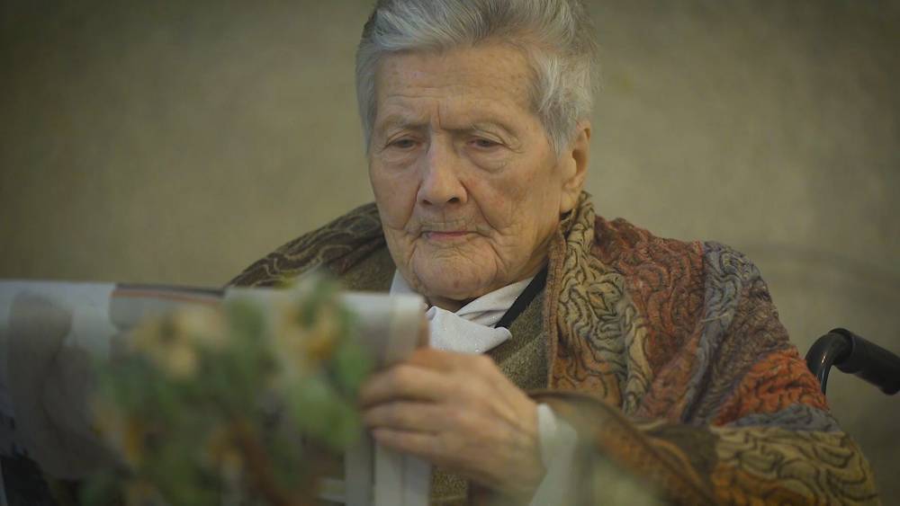 Вакциной «Спутник V» привилась 104-летняя пенсионерка.
