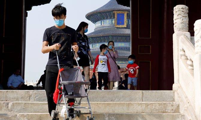 Китай упростил оформление виз иностранцам, привитым китайскими вакцинами