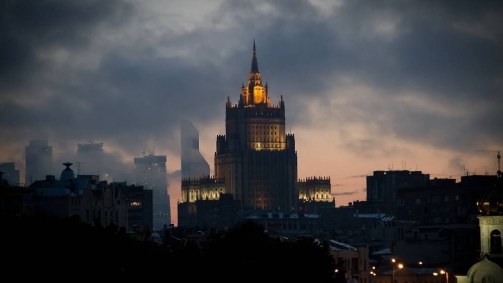 МИД отреагировал на провокации в адрес российских дипломатов на Украине