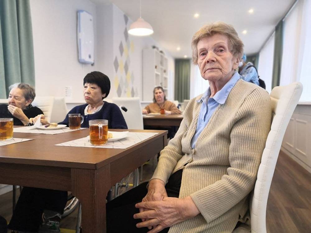 Как власти Петербурга выгоняют из пансионата 300 пенсионеров с деменцией. Репортаж Znak.com