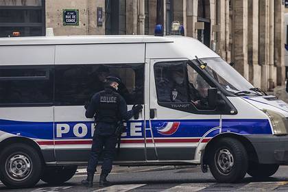 Вооруженный ножом неизвестный напал на пенсионера во Франции