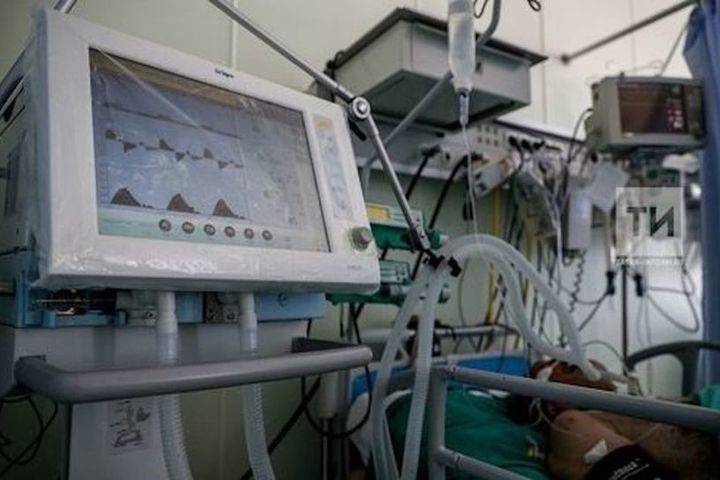3 ковид-пациента Альметьевской ЦРБ находятся на ИВЛ, 31 - на кислороде