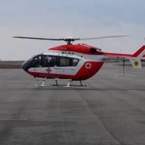 Вертолет ГСЧС транспортировал из Запорожья в Киев пациента после пересадки сердца. Видео