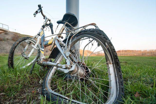 Во Франции автомобиль сбил 18 велосипедистов на загородном шоссе