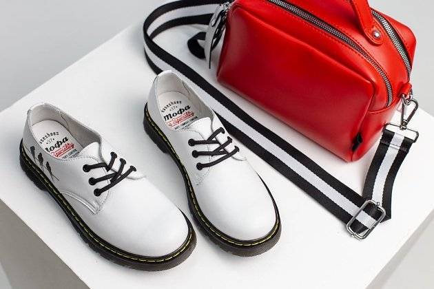 Новая коллекция ботинок, туфель и кроссовок на весну поступила в «Обувной каскад» в Чите