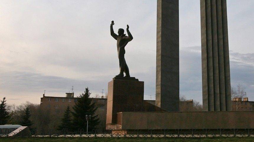 В Оренбурге подростки разбили памятник Юрию Гагарину