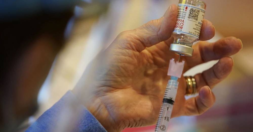 Почти каждый восьмой американец уже полностью вакцинировался от коронавируса