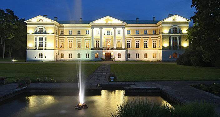 Инвестиции в недвижимость за ВНЖ Латвии себя исчерпали? Пусть восстанавливают поместья