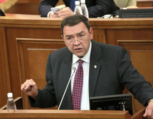 Парламентское большинство выдвинуло в премьеры Молдавии посла в России