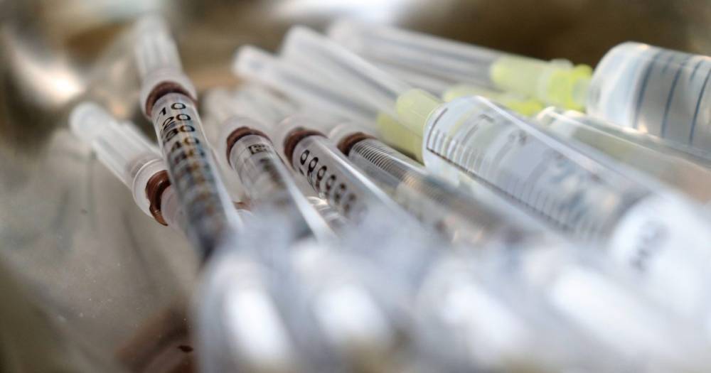В Украине за минувшие сутки вакцинировали от коронавируса 9 832 человека