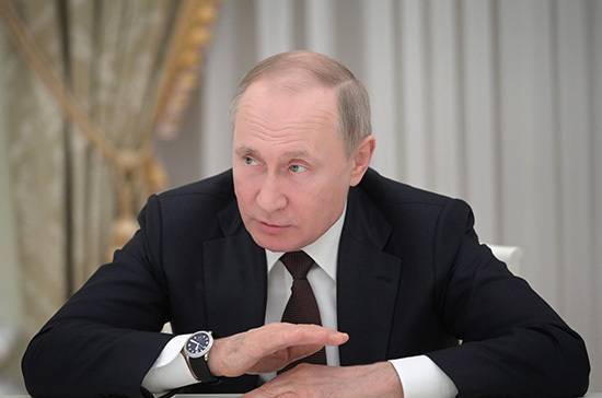 Путин: жители Крыма должны получать медуслуги по российским стандартам