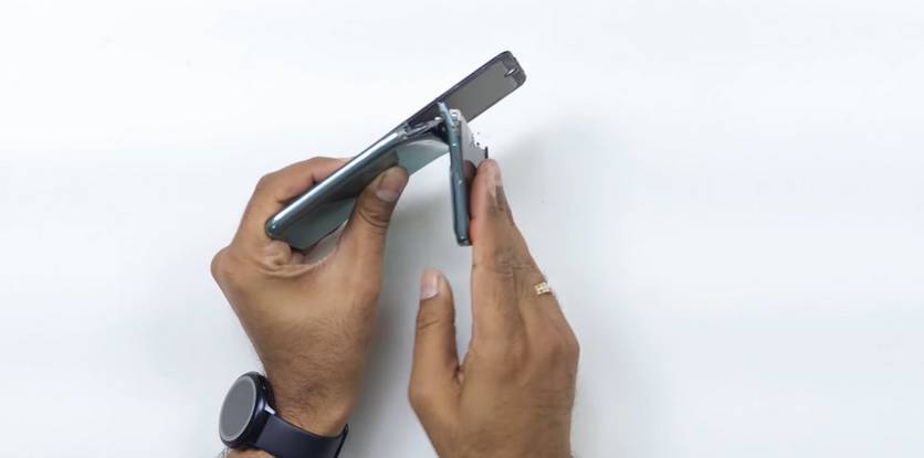 Видео дня: Новый Redmi Note 10 поломали на куски