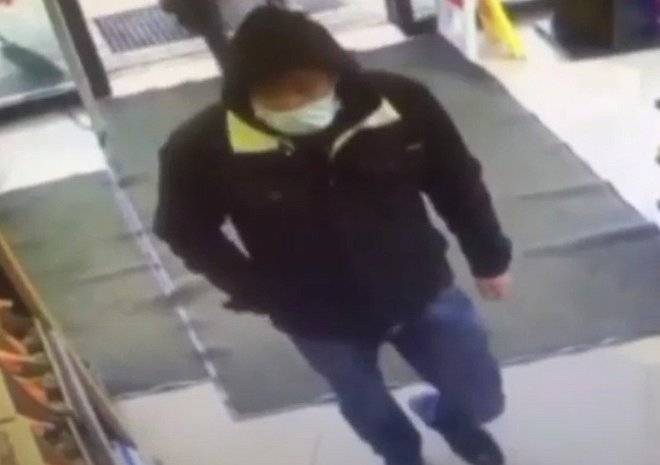 В Рязани мужчина совершил вооруженный налет на магазин