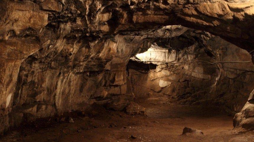 Во Франции 15 добровольцев заперли в пещере без связи с внешним миром