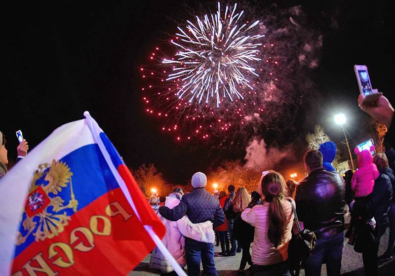 "Крым, Россия, навсегда": как крымчане отметили годовщину воссоединения с Россией