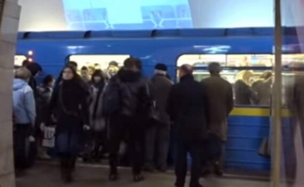 Локдаун в Киеве: жителей предупредили об ограничениях в метро, все подробности