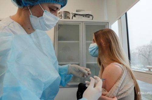 В Минздраве рассказали о количестве людей с побочными реакциями на COVID-вакцину