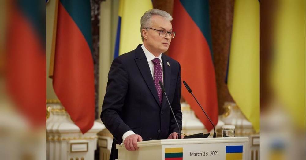 «Обращаюсь к вам на языке, который уничтожали, но не уничтожили»: президент Литвы сорвал аплодисменты в Раде
